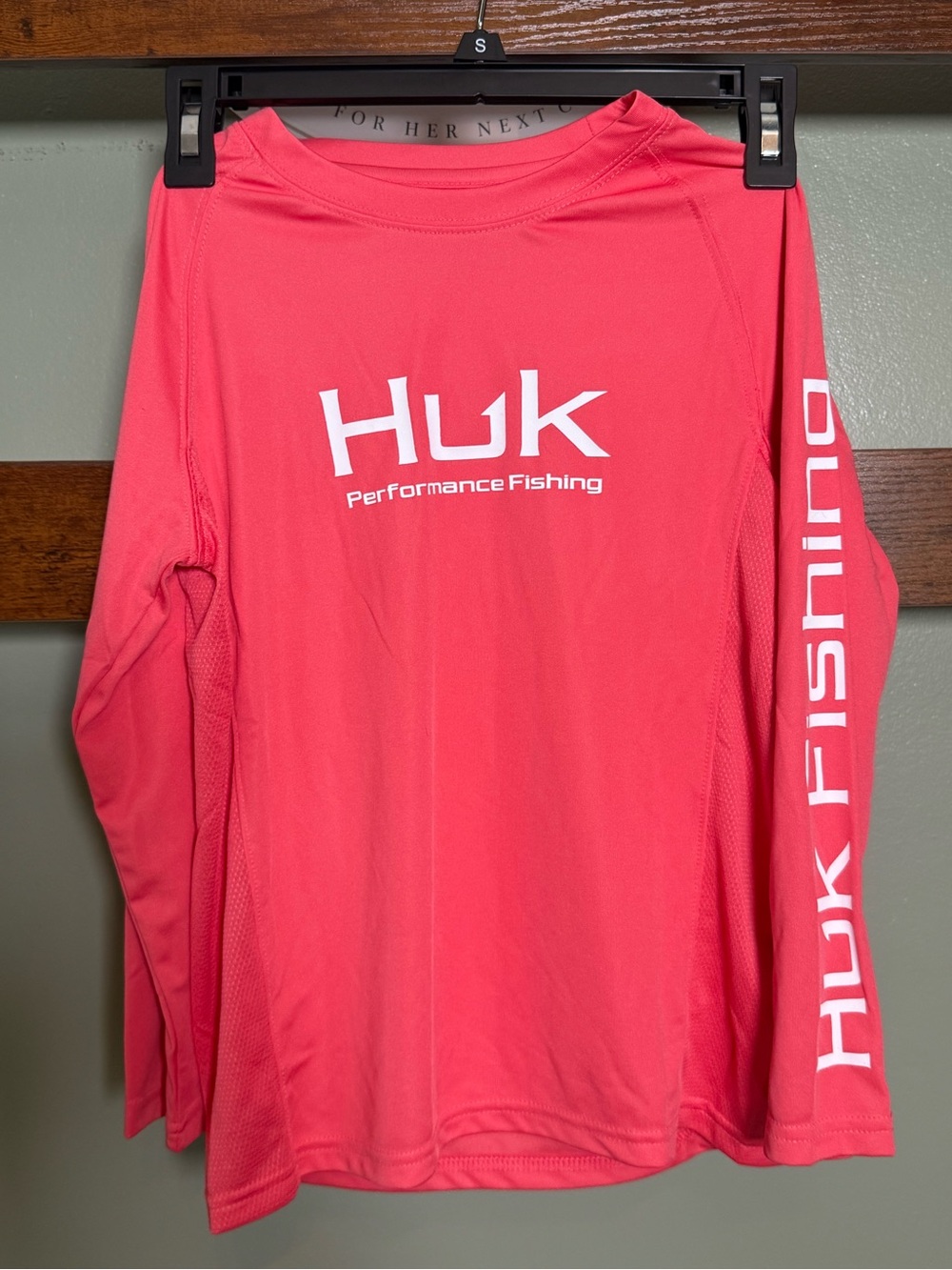 Huk Pursuit Solid Performance Fishing Shirt Youth Small NWT Coral